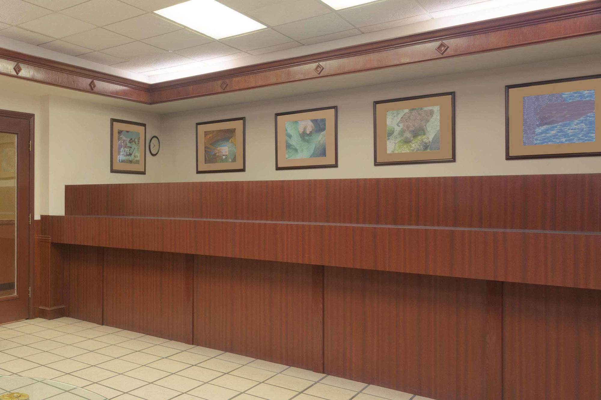 Days Inn By Wyndham Crystal River Exterior photo